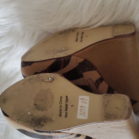 Cathy Jean Animal Print Wedge Platforms - Picture 5 of 6